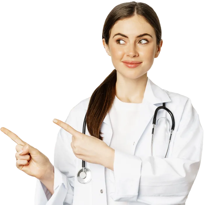 Médica sorrindo com jaleco branco, apontando para o botão de agendamento de consulta online prestado pela empresa Pan Doctors